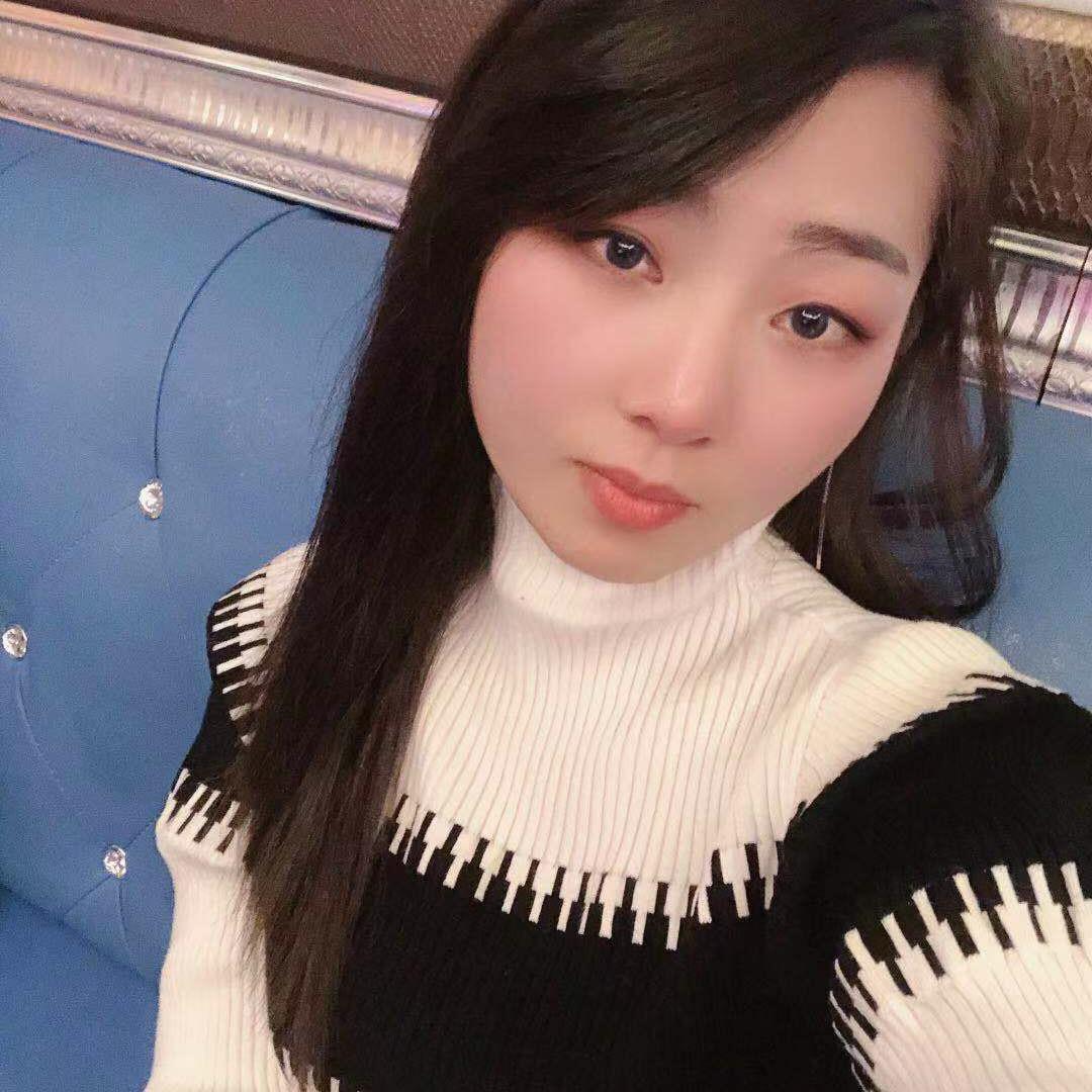 思 彤