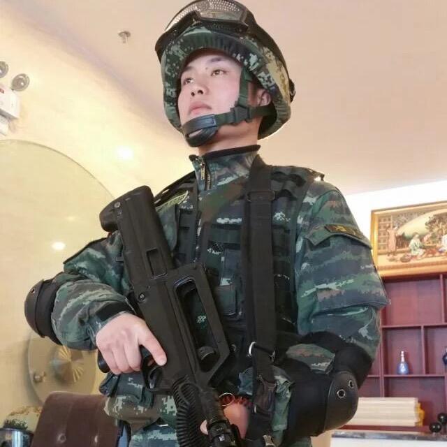 钢铁战士（平江猛男）