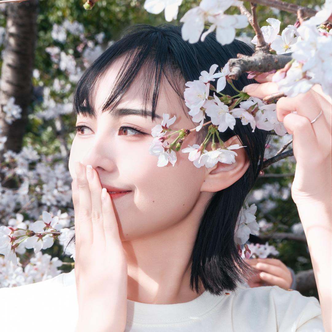依依