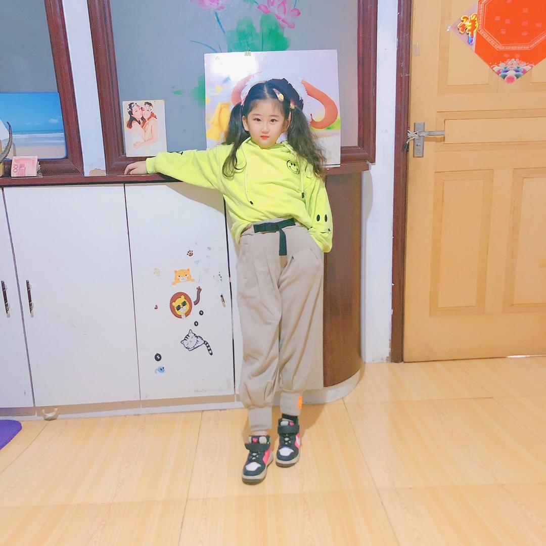 爱跳舞的小朵儿