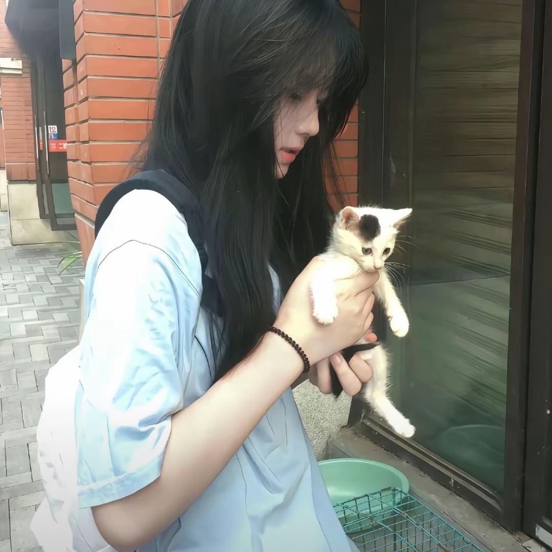 深情小美^