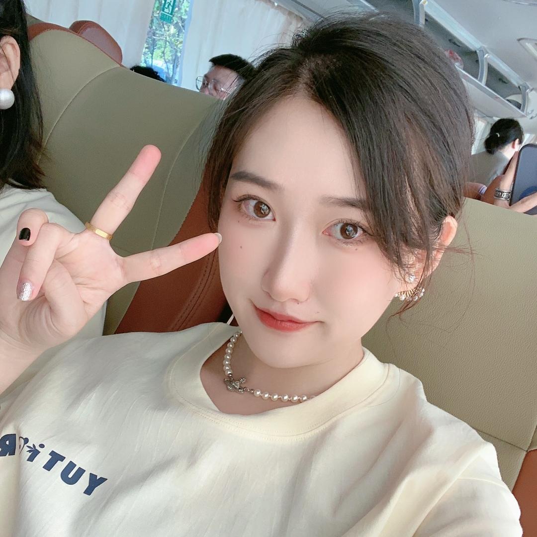 娟砸的废话bot