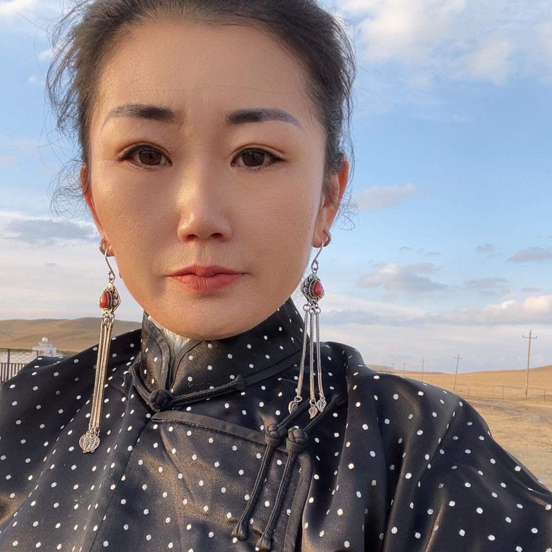 乌仁