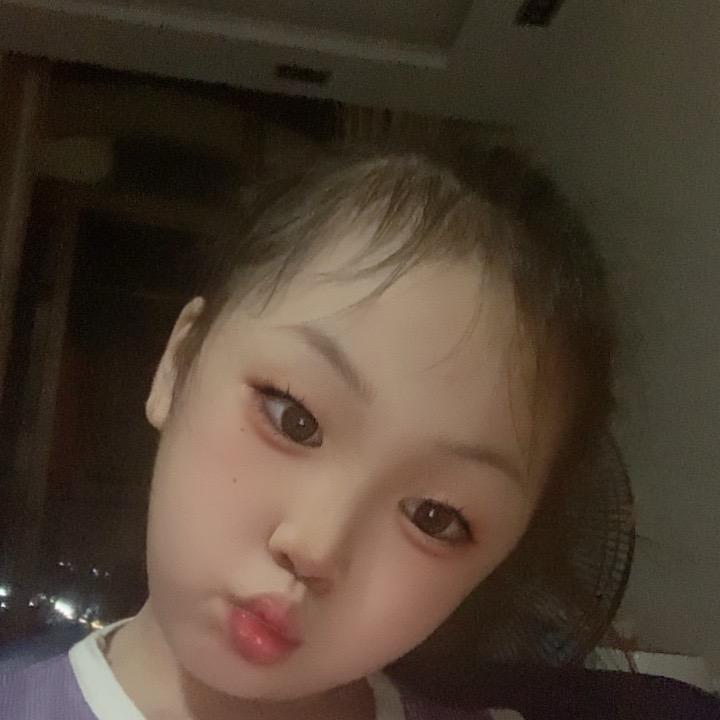 何可心和小猫花捡的搞笑甜美日常