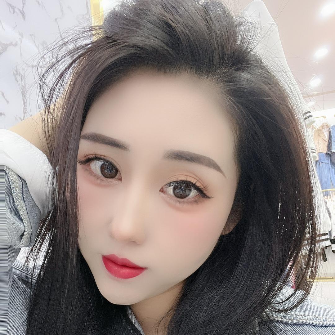 李.