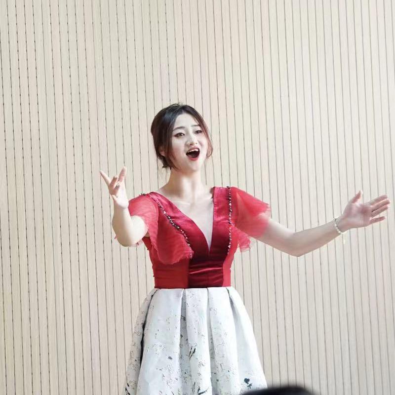 抒情花腔女高音 史晏慈