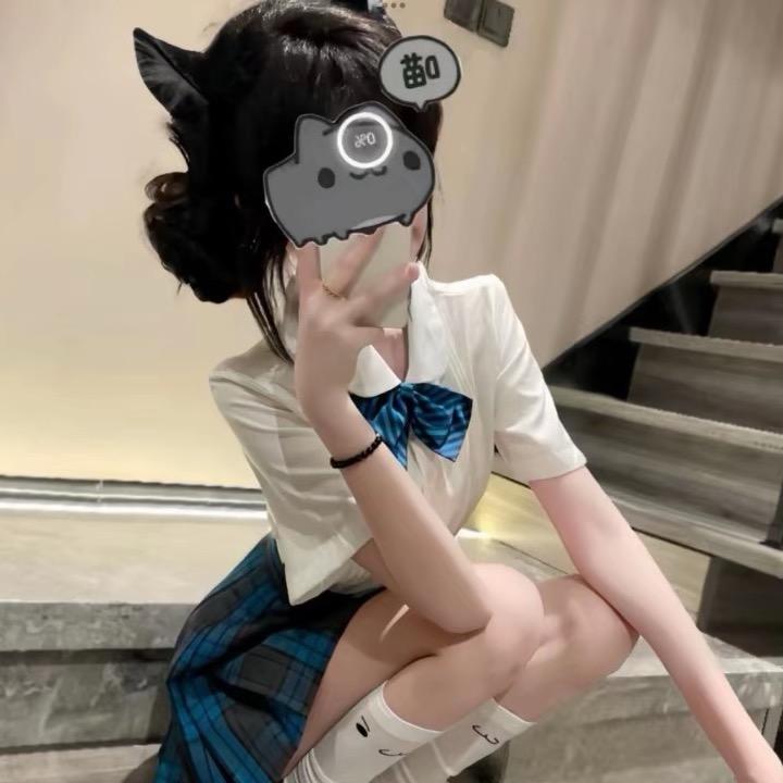 小歪.
