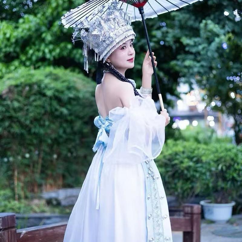 深情的小羊洋