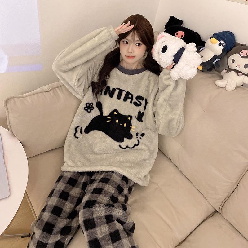 Kitty睡衣橱
