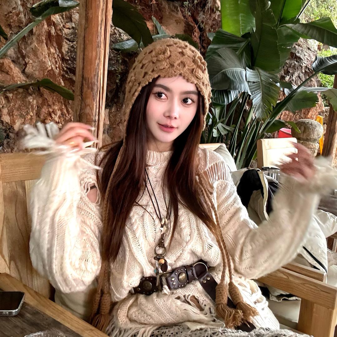 绕船月明江水寒