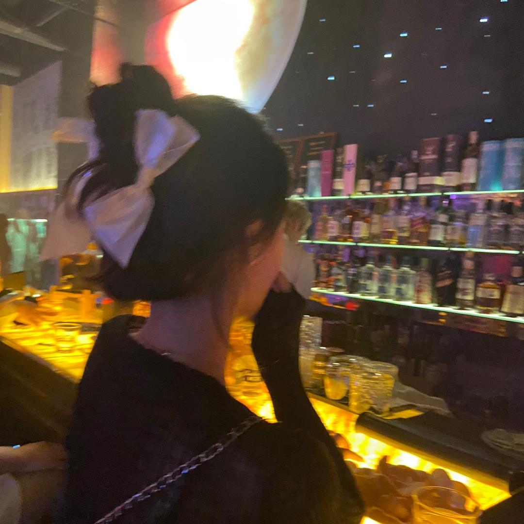 宋宋.