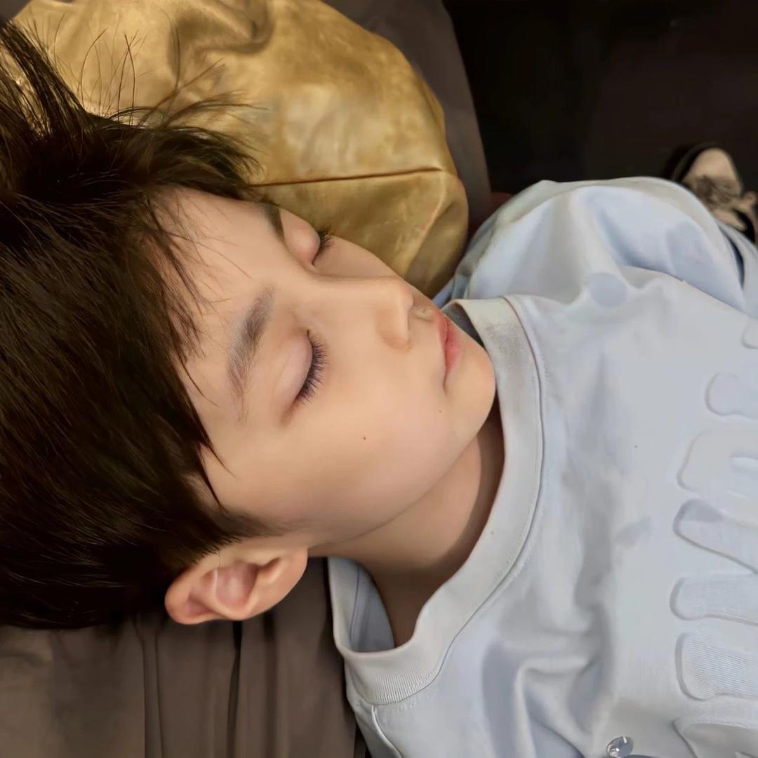 ᅠᅠᅠ　觉今是而昨非.