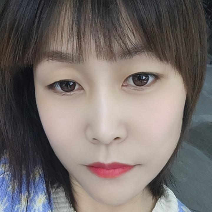 莉莉