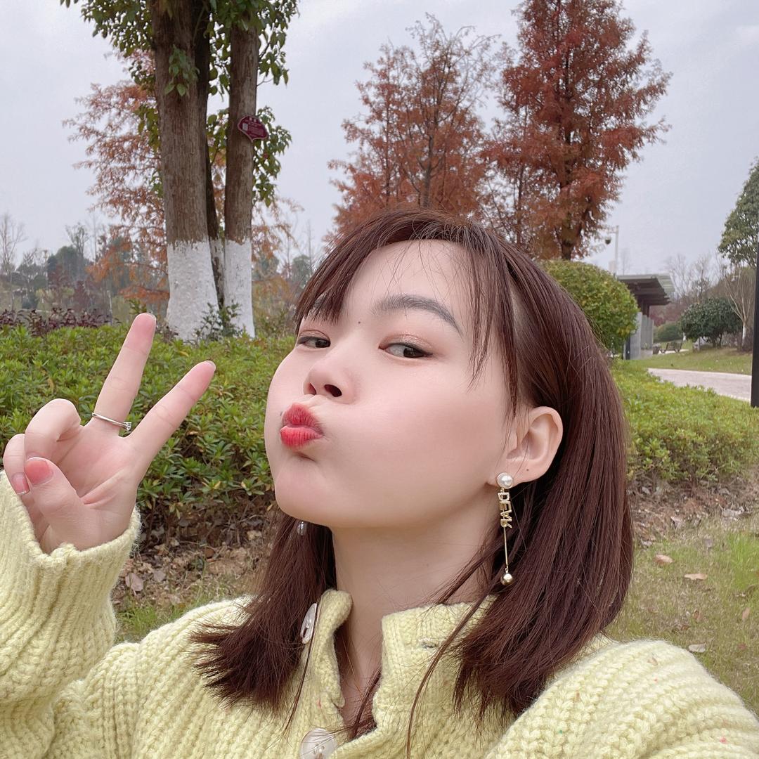 小啊方(๑><๑）