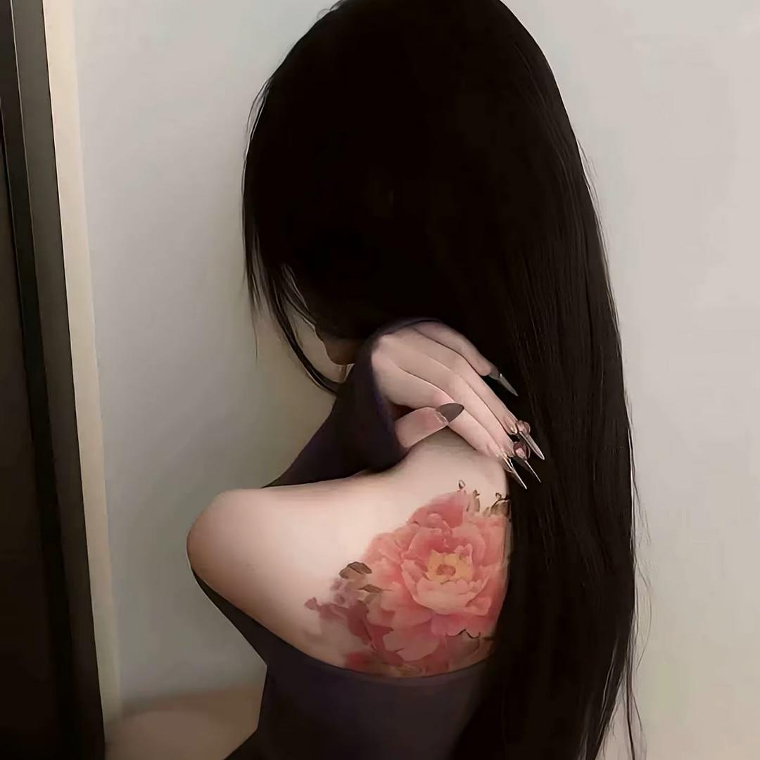 张洛依
