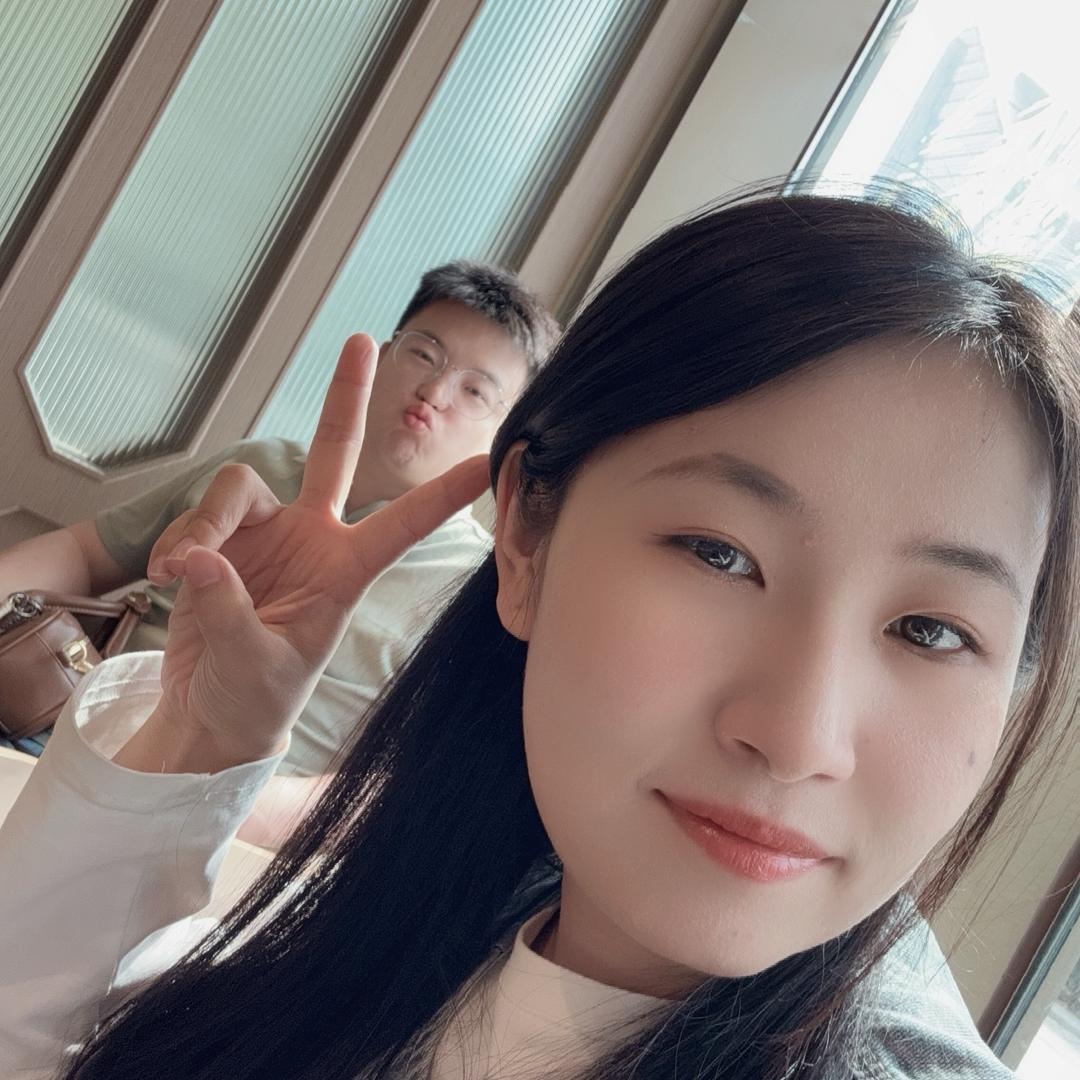 小于不吃鱼🐟.