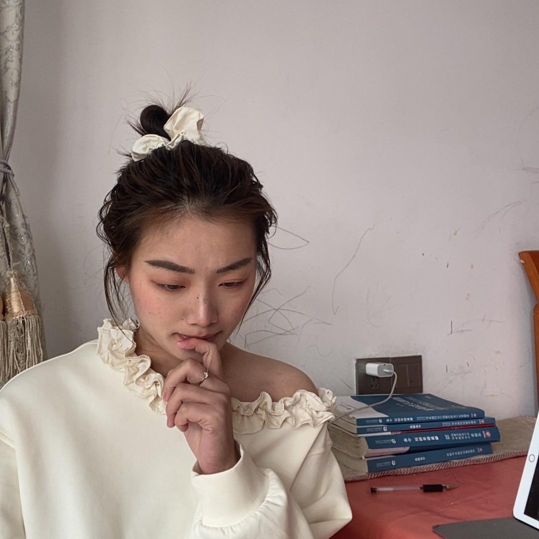 爱吃蛋挞的张漂漂