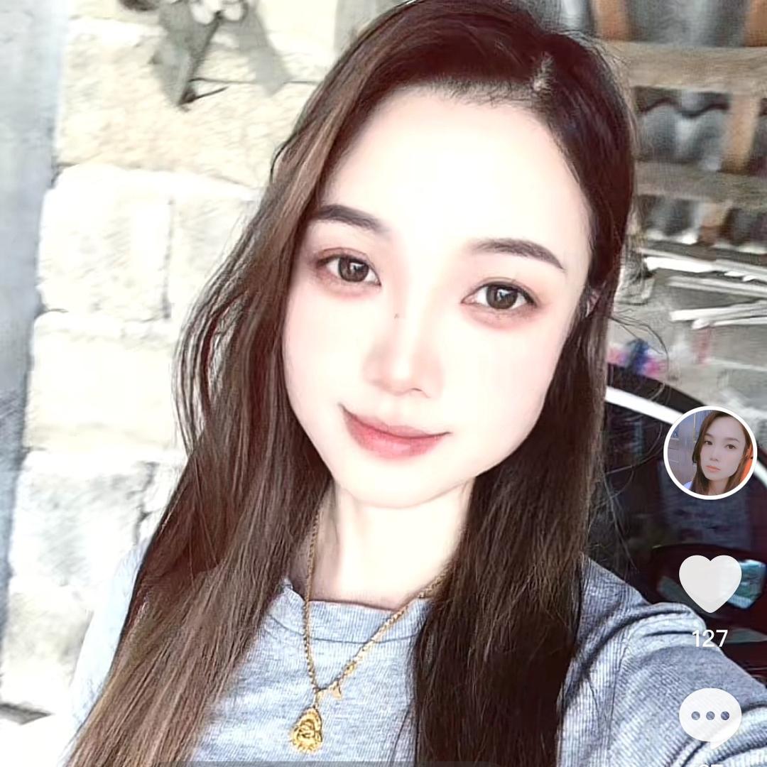 @萌主小菲