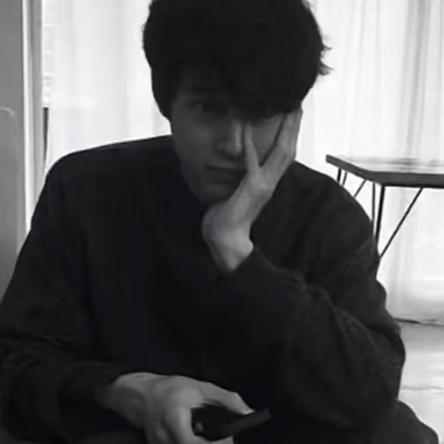 边亚文