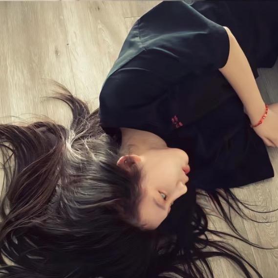 周佳渝