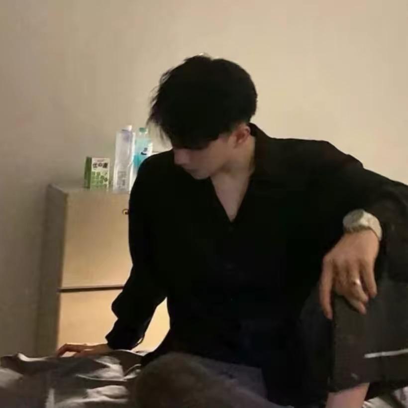 爱睡懒觉的小韩～