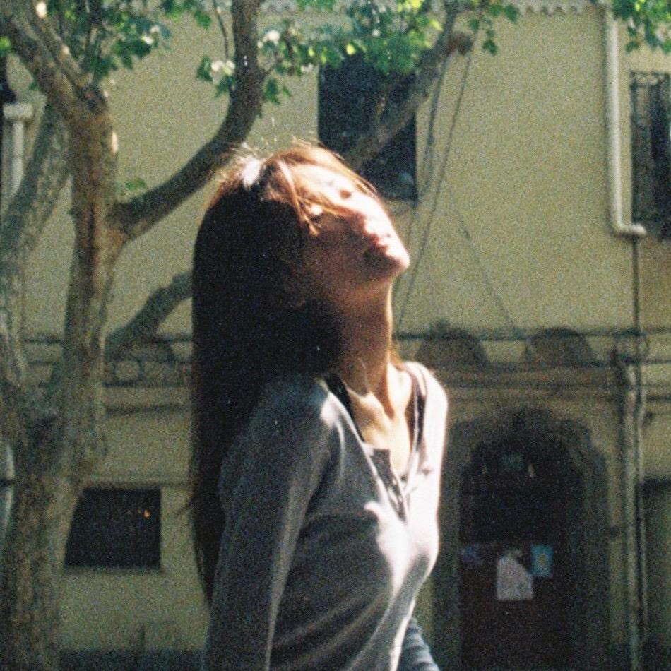YUE.