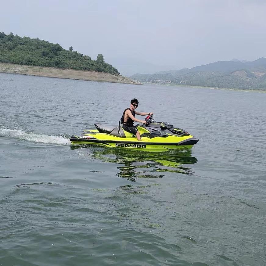 黑白两个