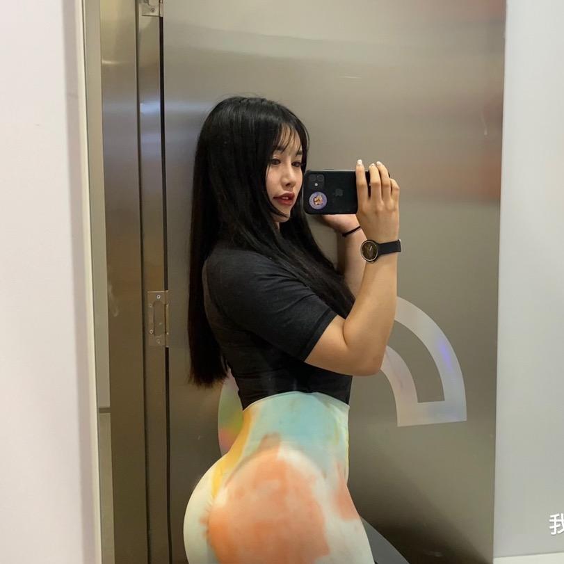 何蒙娜
