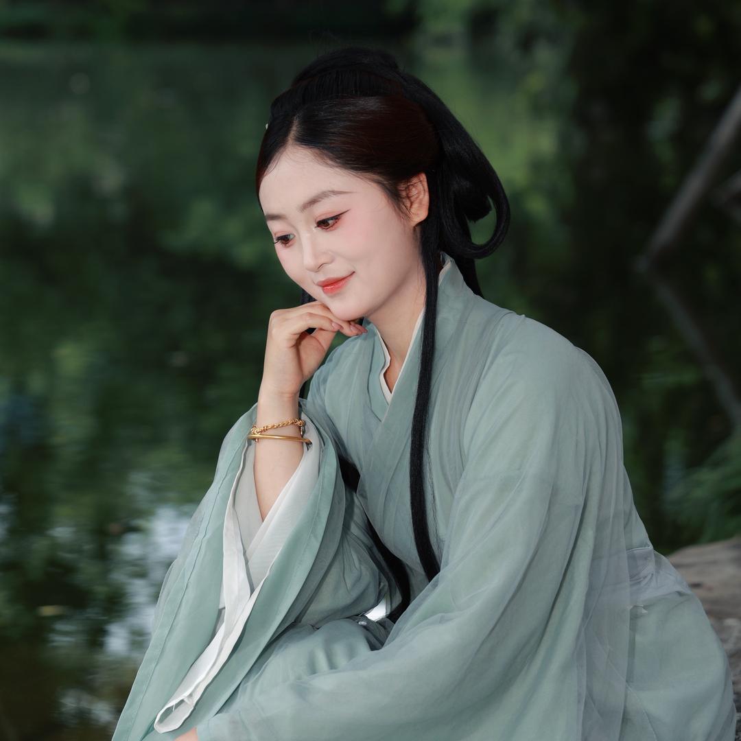 鹿晚精品女装