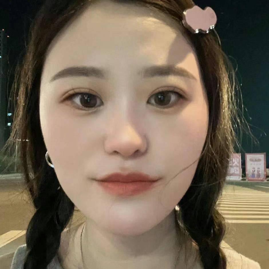 小雪很开心