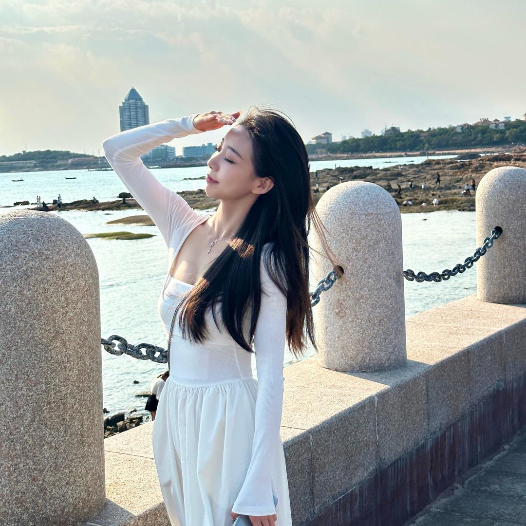 闫卉不卉。