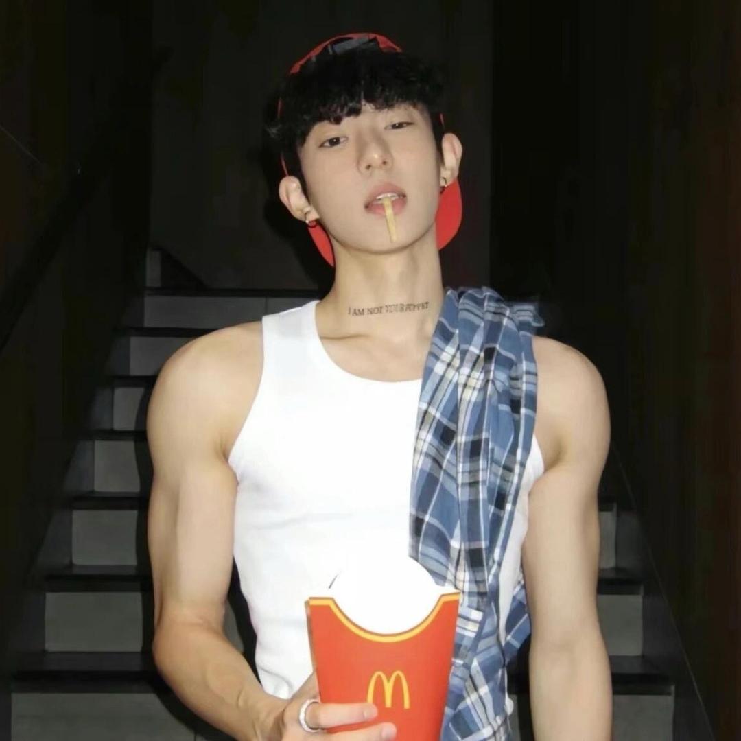 假书生.