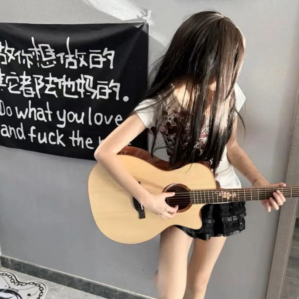 小 M.