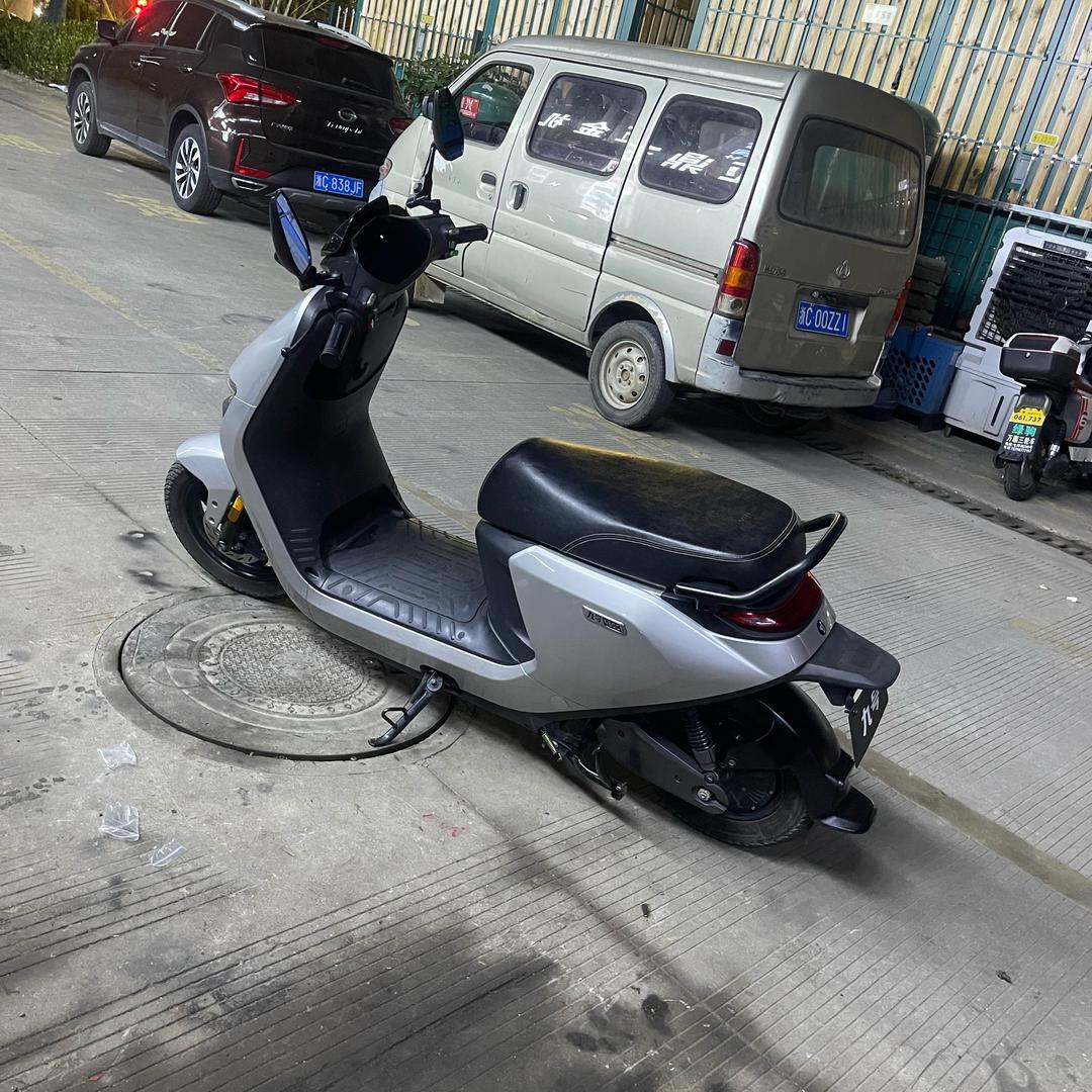 电摩玩家啊华