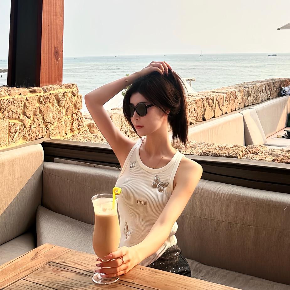 一个小姐姐🦋