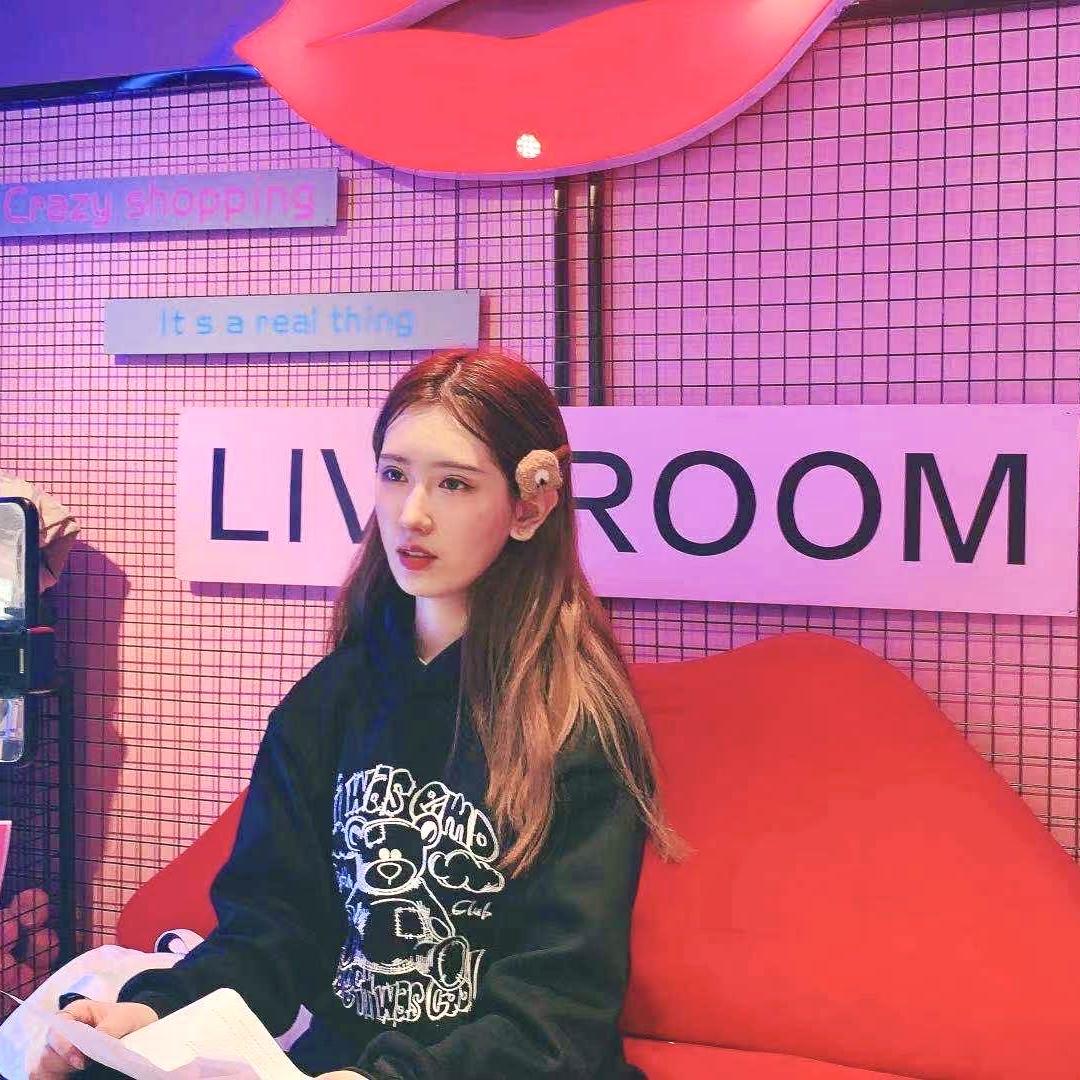 足球女王体育发展有限公司