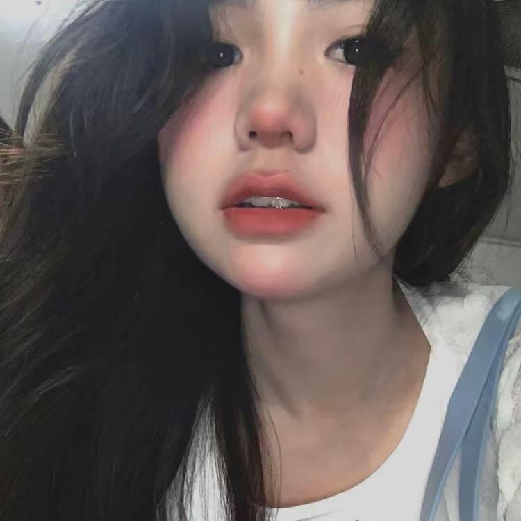 一只咸鱼英