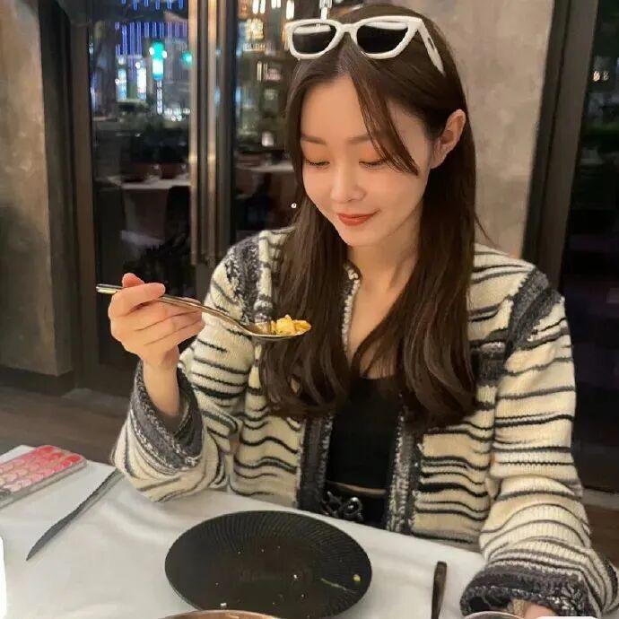 一个人看海（汶汶）