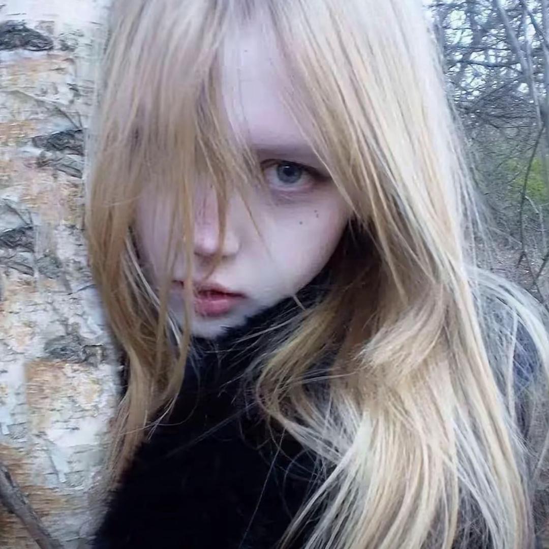 ￴￴   ￴ ￴ ￴￴￴