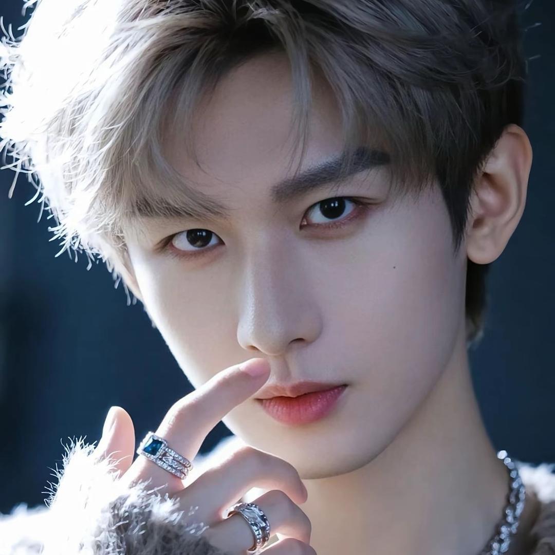 " 午夜电子榨菜"