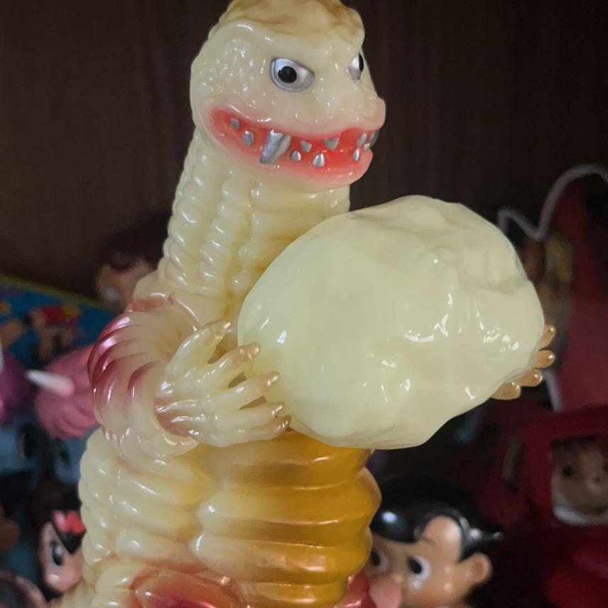 几佰人抢货的玩具店