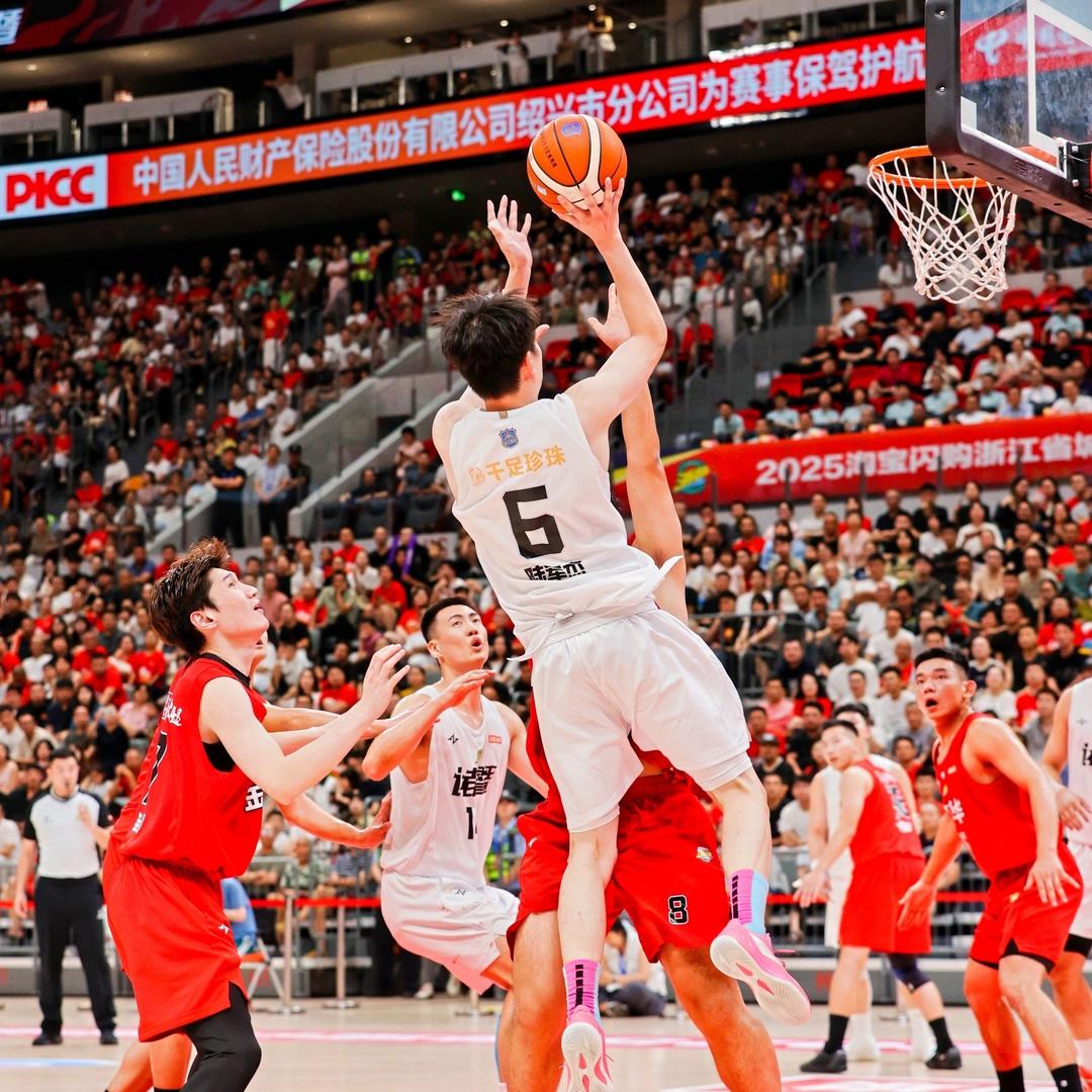 陆⛹🏻‍♂️军杰