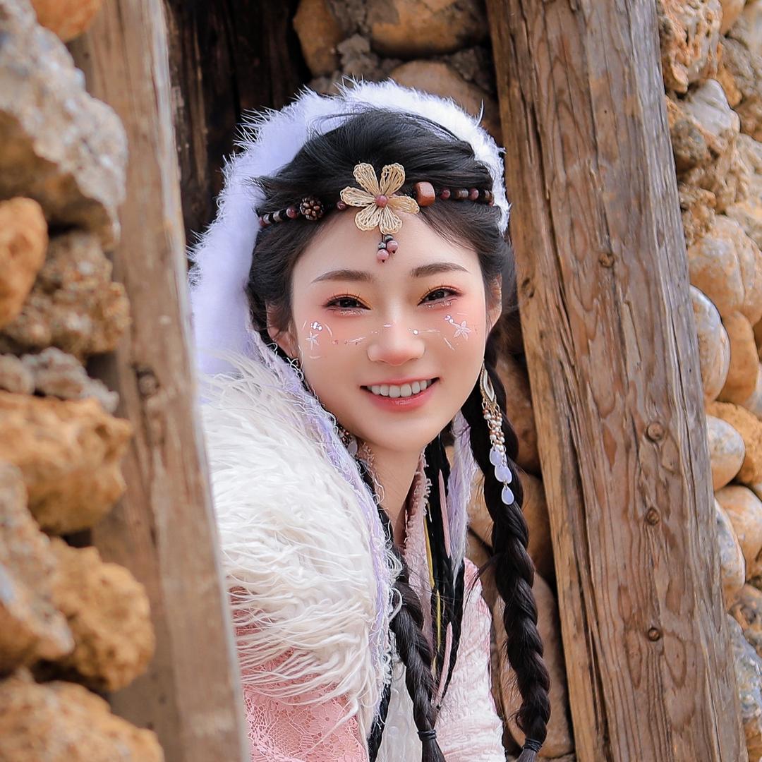 陈歆瑶ഒ