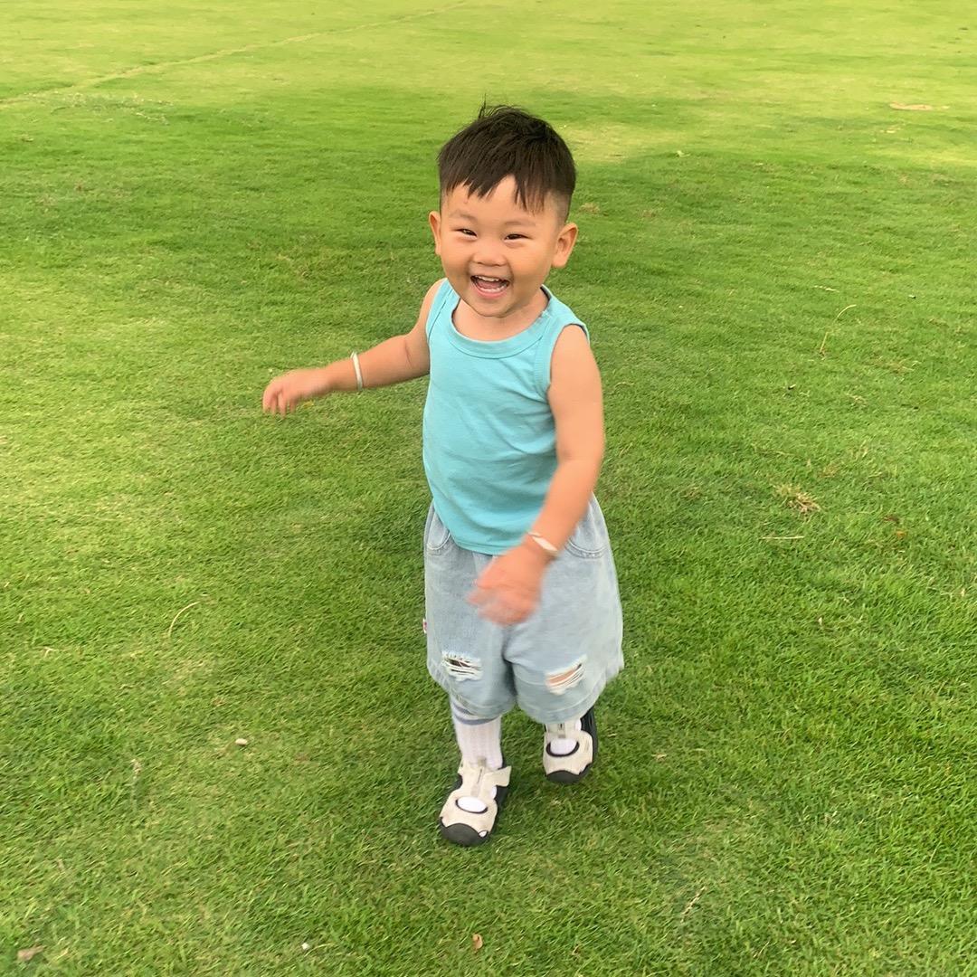 小团子爱喝奶