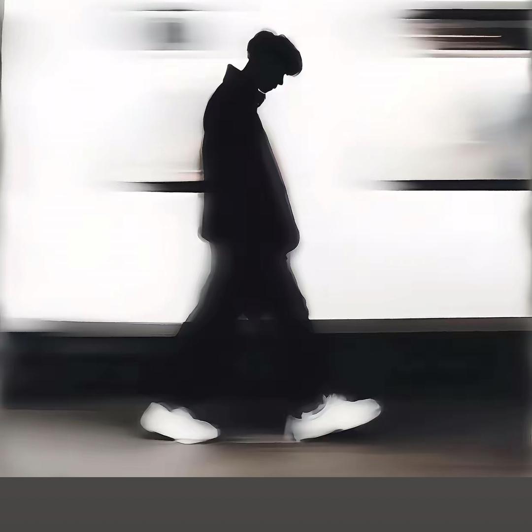 等待.