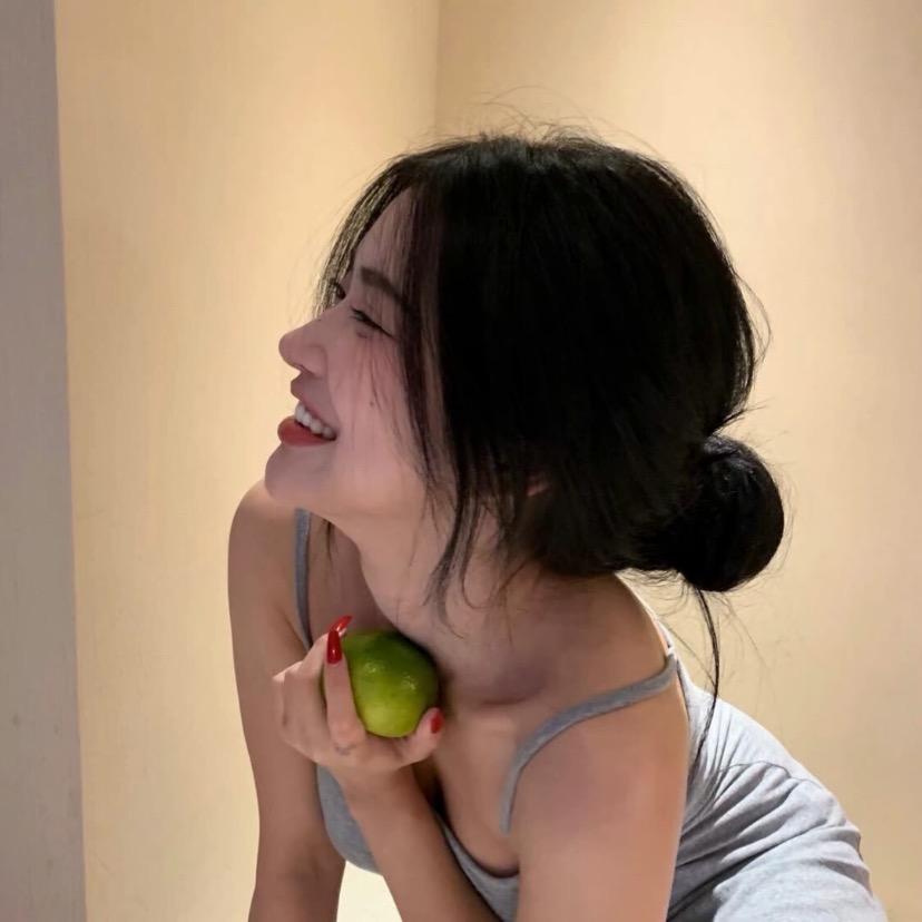 在這