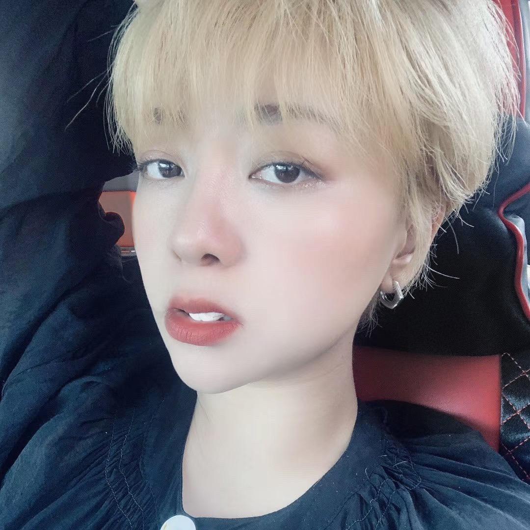 小红花(设计师)中大码女装