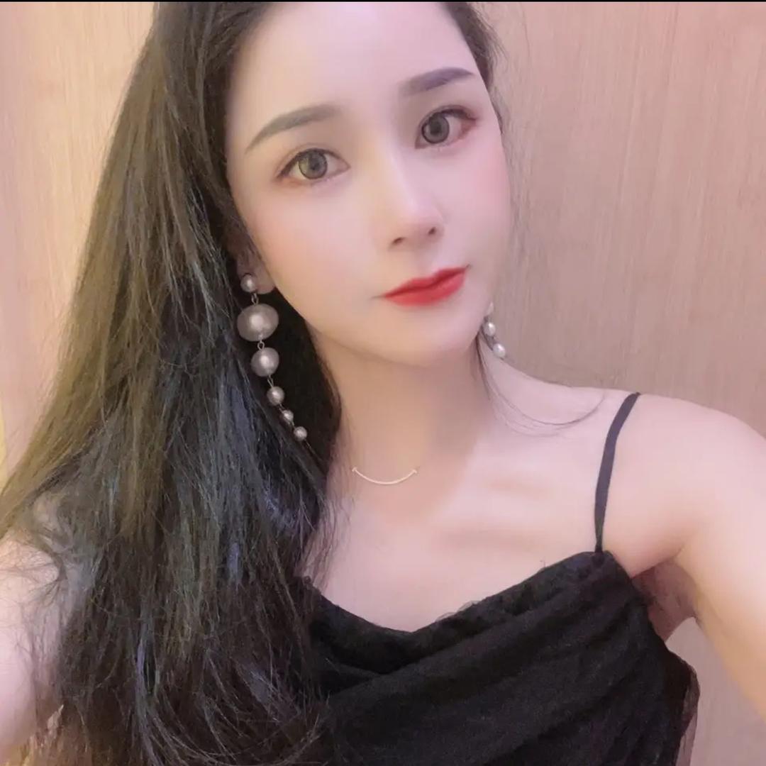 艾芳@