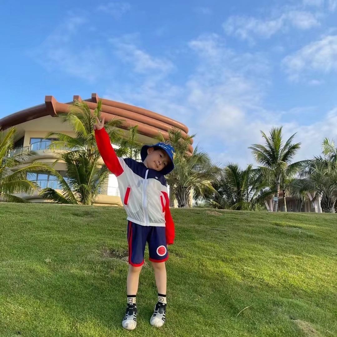 毛毛妈-潮童穿搭