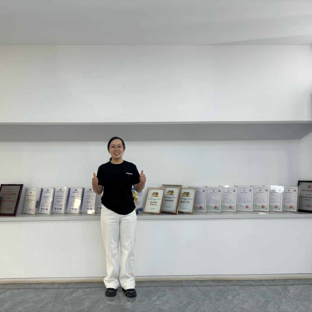 鑫精彩汽车装潢美容